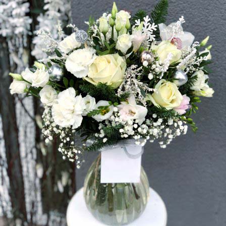 Winter Bouquet Fabulous Moment Vase As A Gift