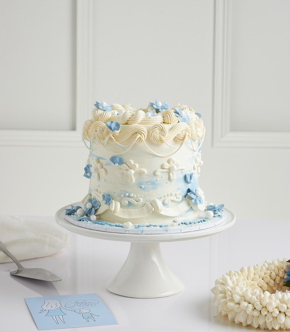 Blue & White Floral Mother's Day Cake (1/2 LB)