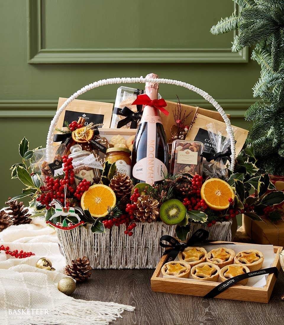 Season's Greetings Wine Gift Basket