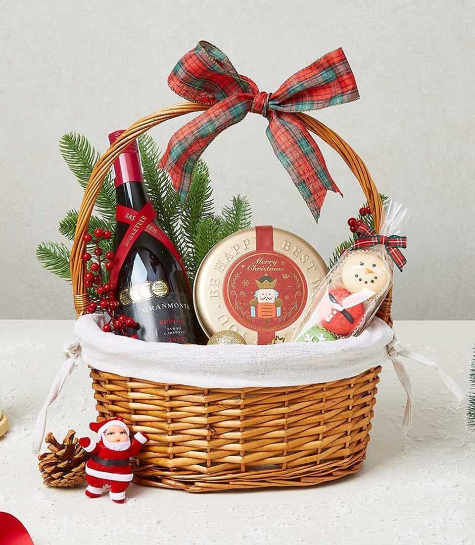 Festive Delight Gift Basket