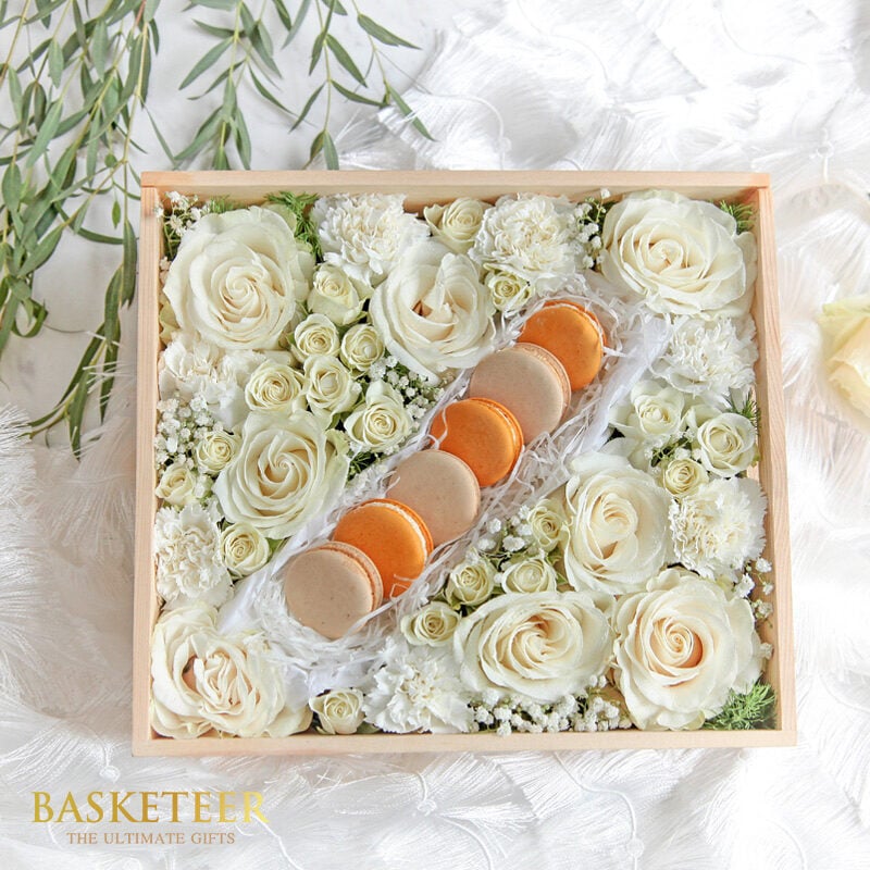 Macaron With True Love Flowers Set