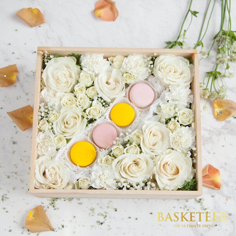 Macaron With True Love Flowers Set