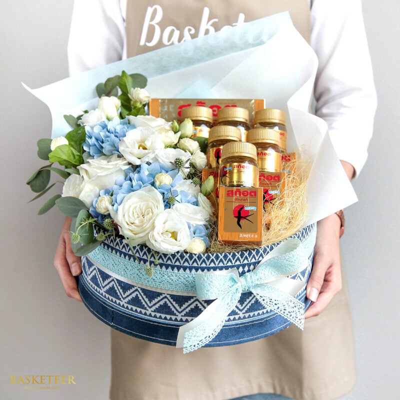Scotch With Blue Tone Flowers Gift Box