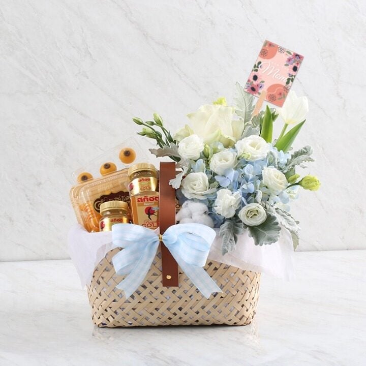 Thai Dessert With Scotch And Flowers Basket Mother's Day