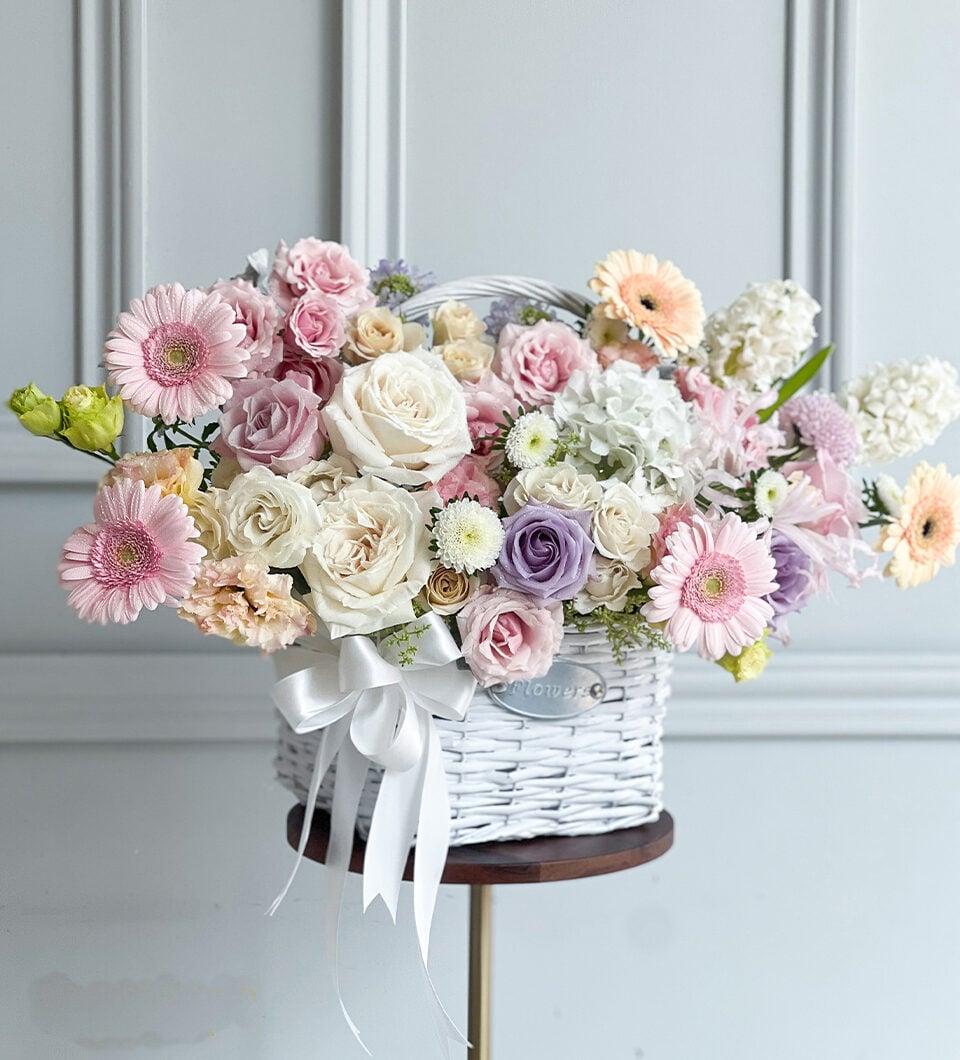 Love Mom Flower Gifts Basket