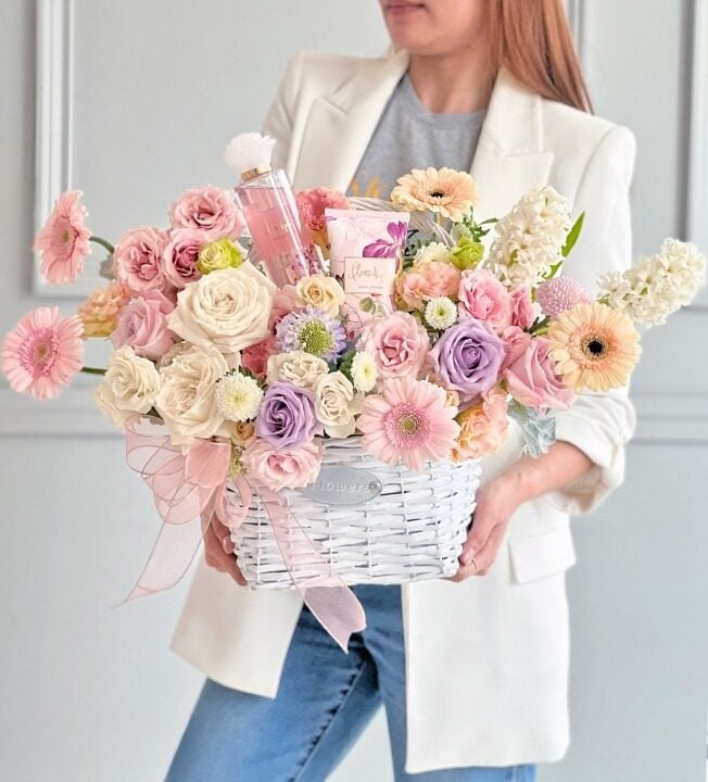 Mother's Day Spa and Flower Gift Basket