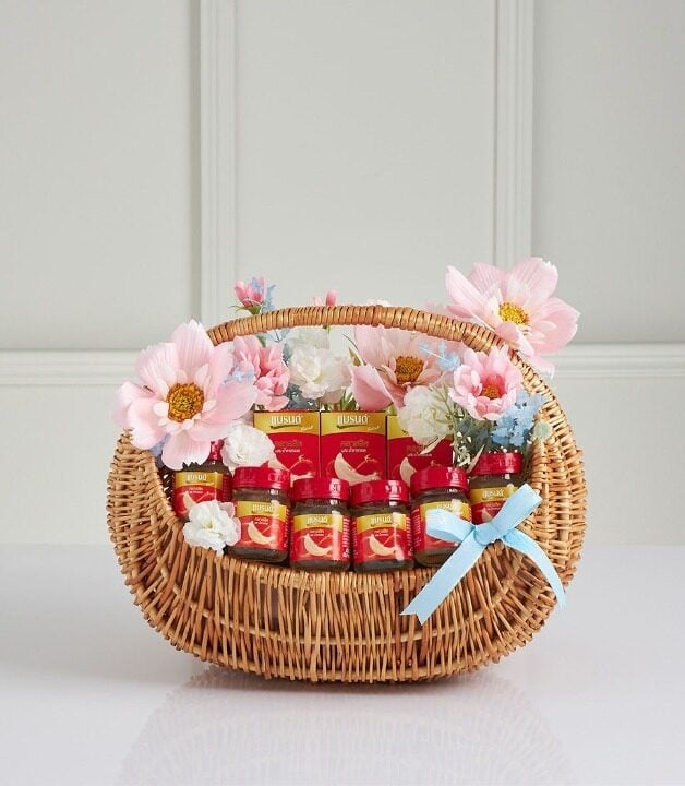 Bird's Nest Classic Mother's Day Gift Basket