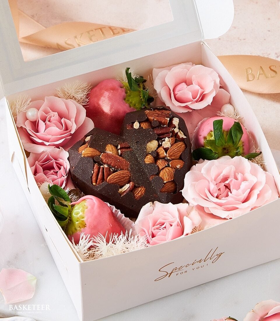 Heart Chocolate & Pink Strawberries Gift