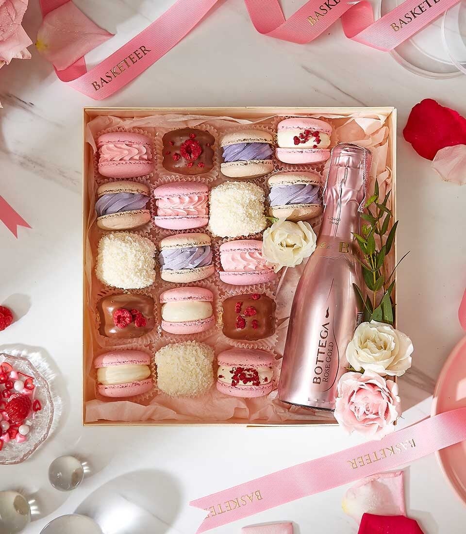 Sweetheart's Wine & Macarons Gift Set