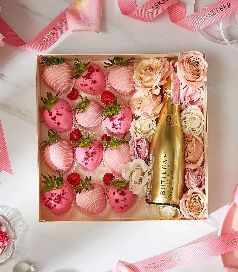 Chocolate-Dipped Strawberries & Wine Gift