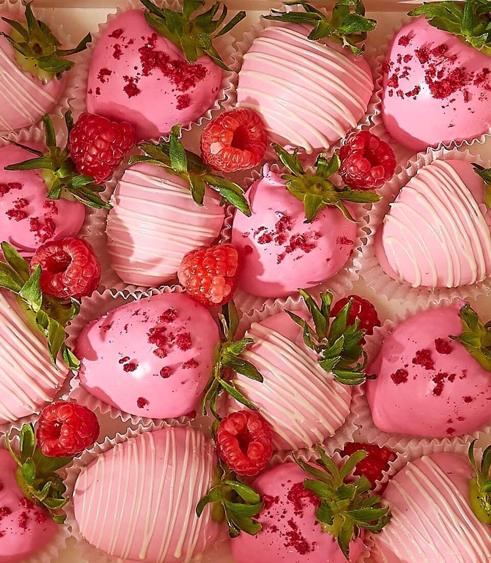 Deluxe Pink Chocolate-Covered Strawberry Box