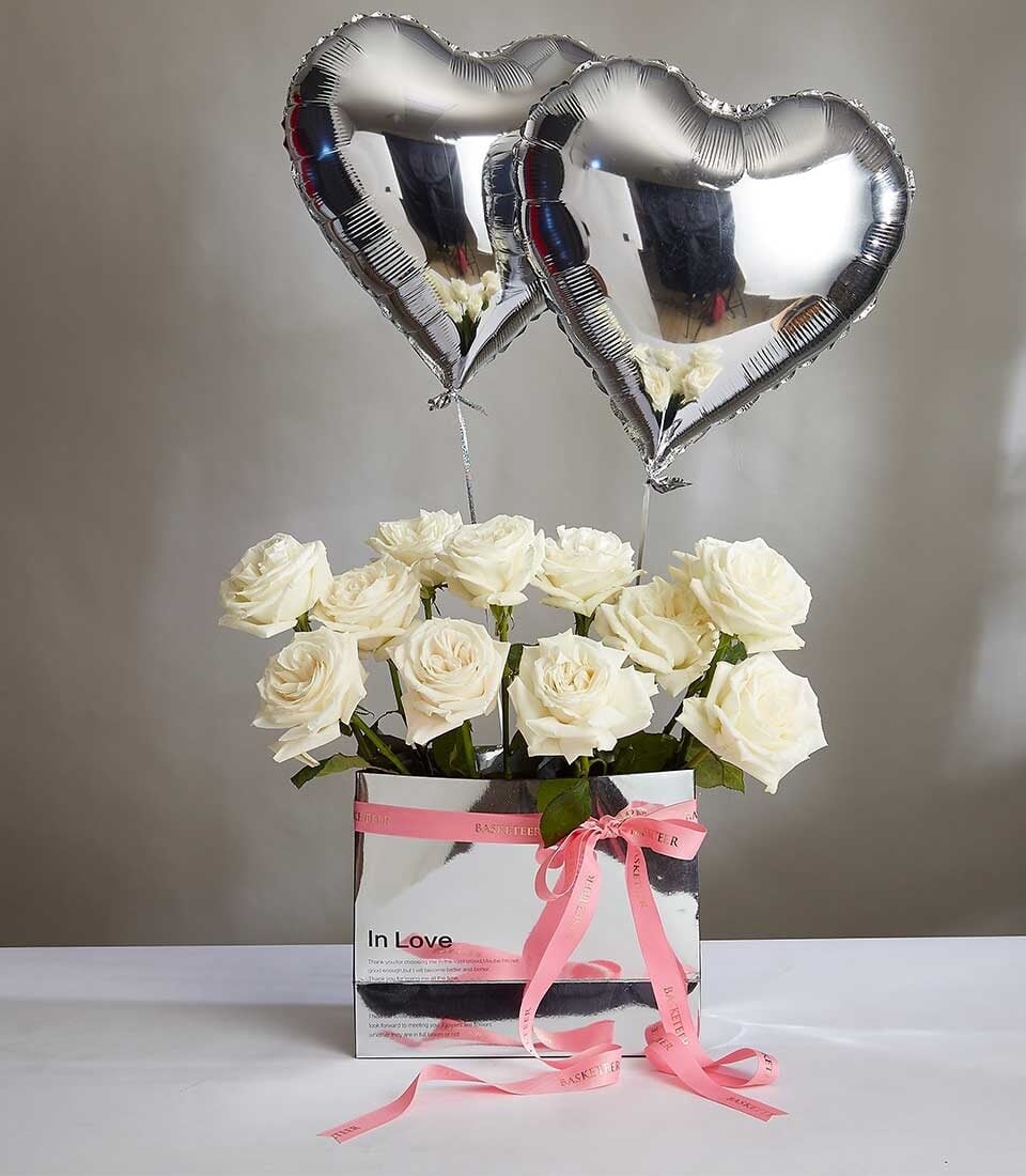 Snowy Heart Roses Gift
