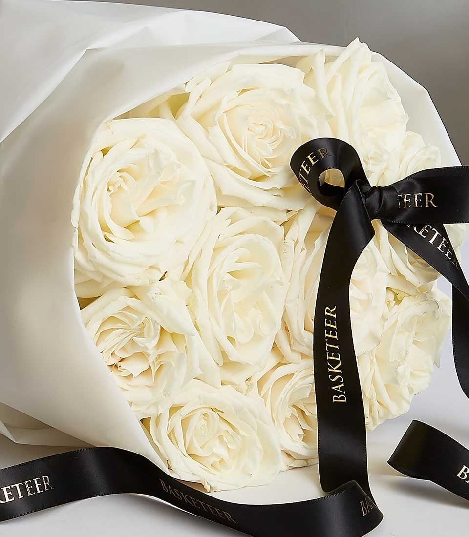 White Playa Blanca Roses Bouquet (S ( 10 Stem of Maine Roses ))