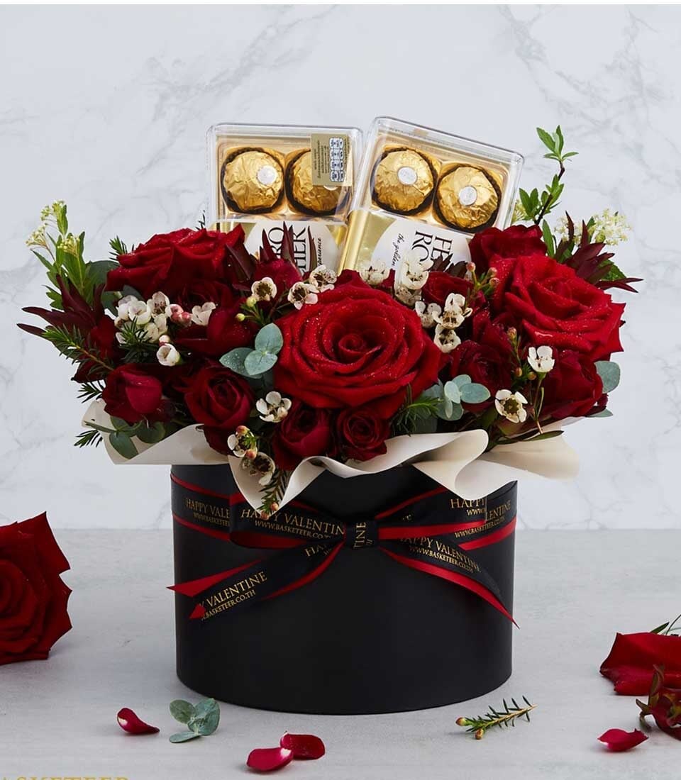 Luxury Red Roses & Ferrero Rocher Gift Box