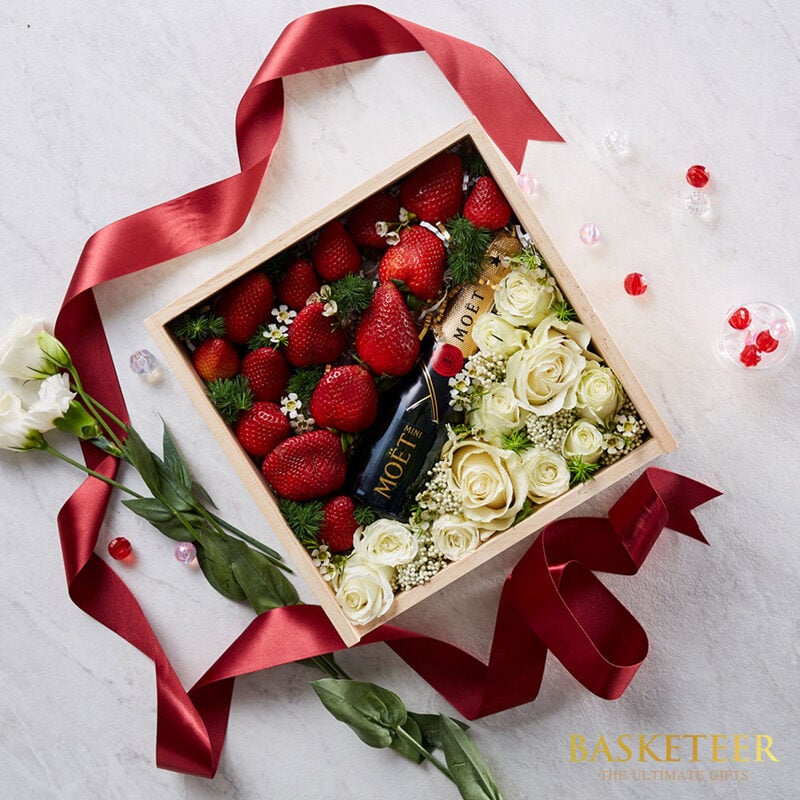 Champagne & Mixed Fruit With Flowers Gift Box