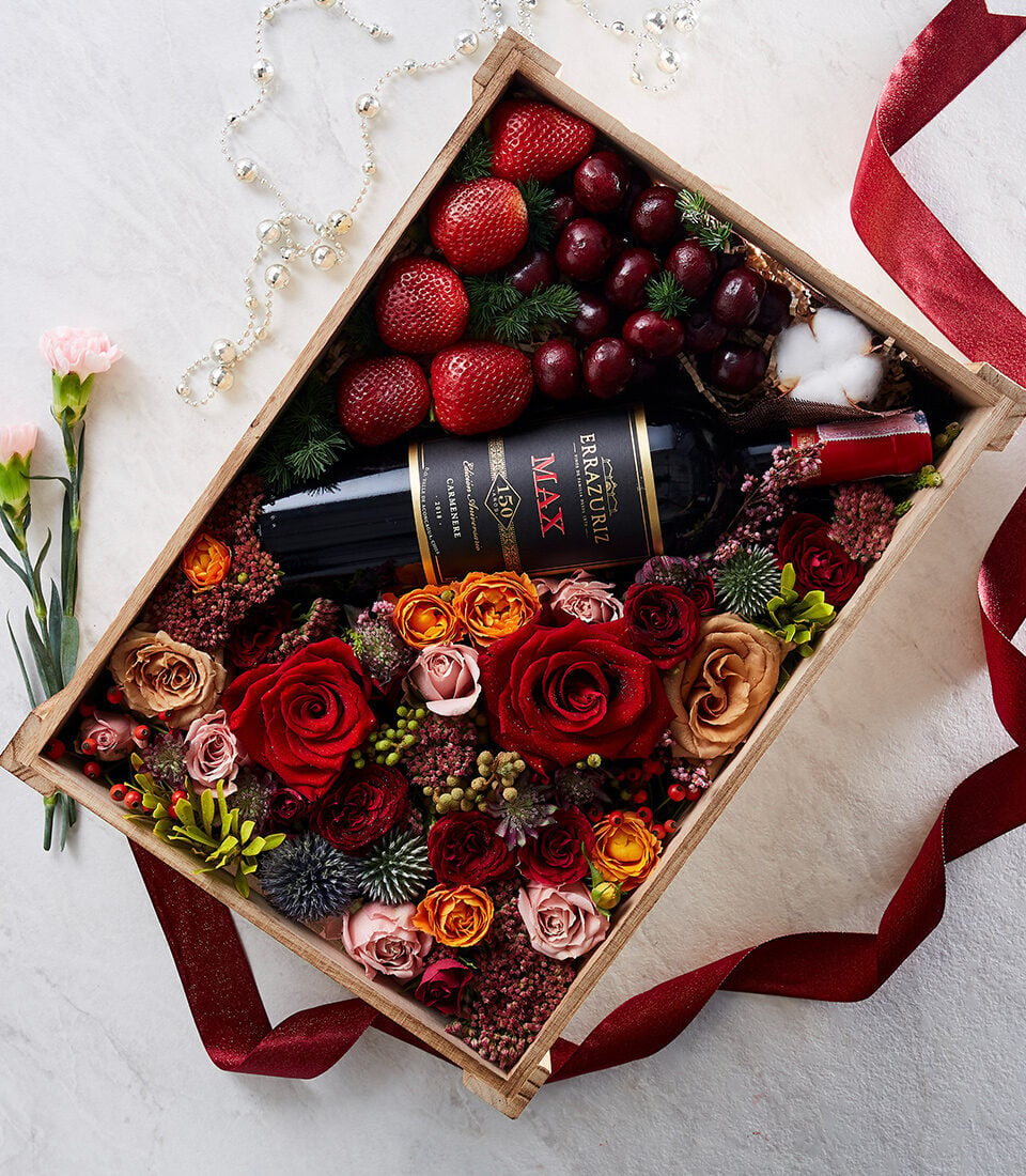 Classic Wine & Mixed Berry With Flowers Gift Box