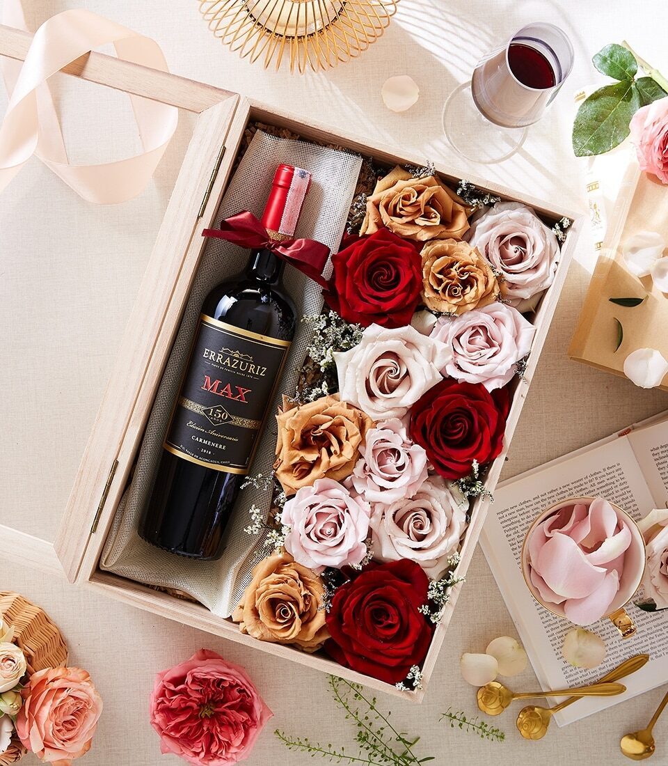 Classic Red Wine And Flowers Gift Box
