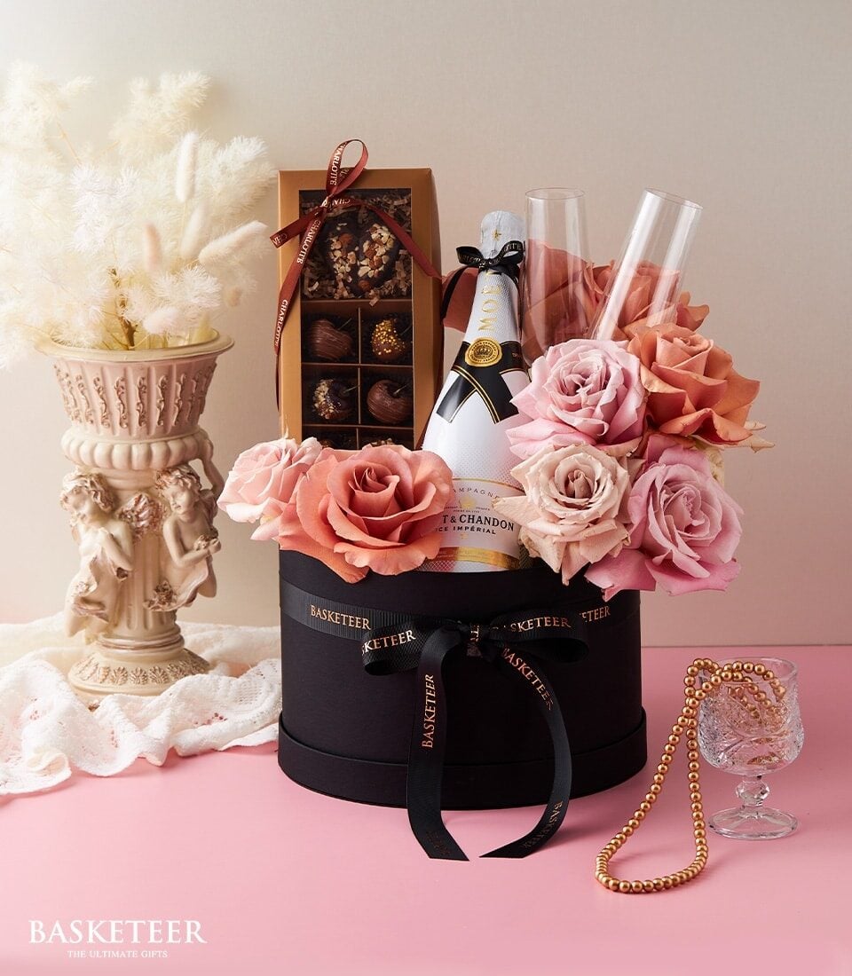 Luxury Wine and Toffee Roses Box