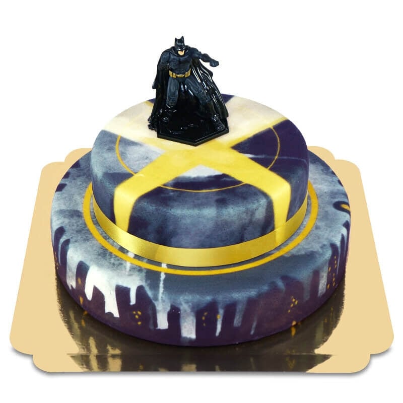 Batman on a two tier big city cake