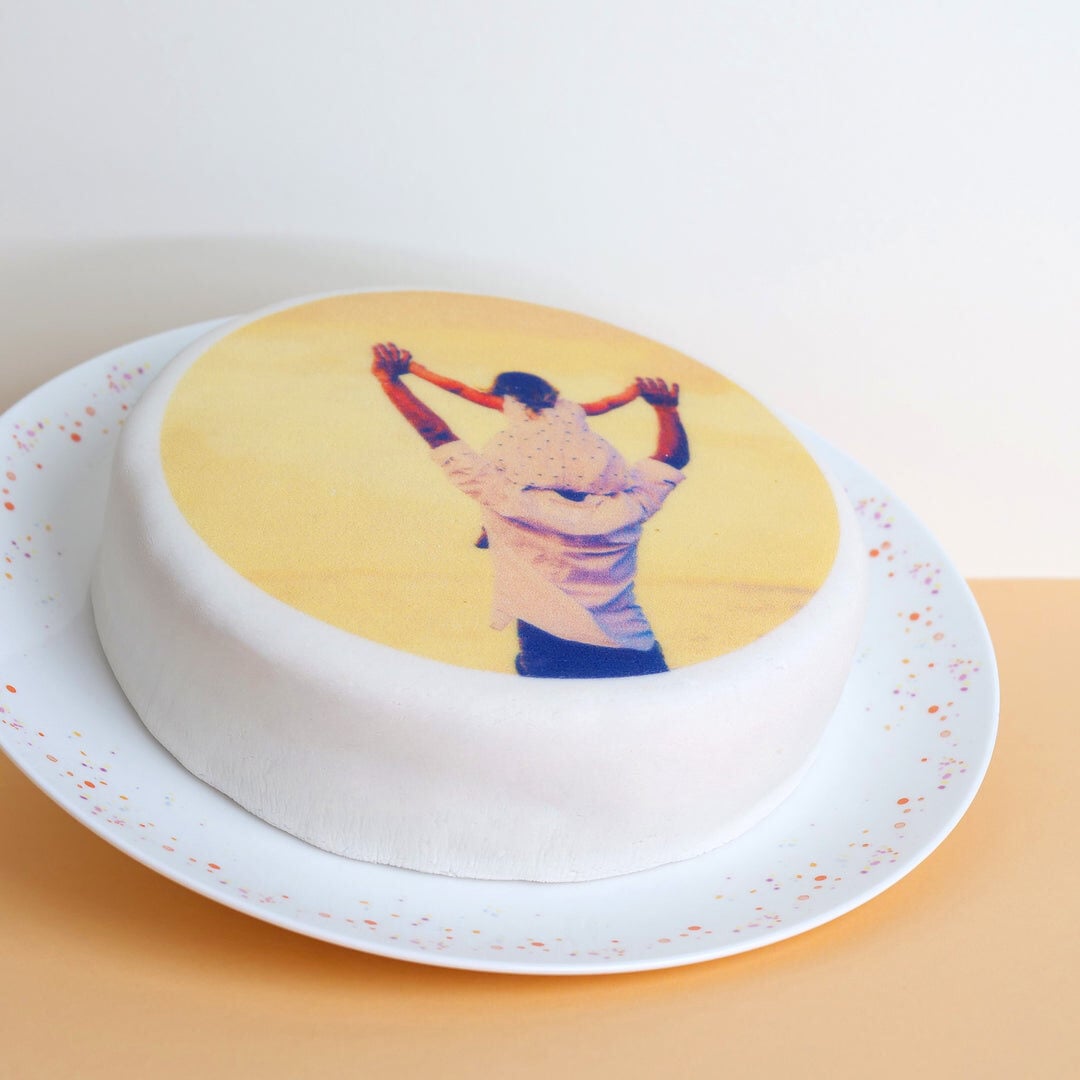 Round photo cake (Small (18cm (6 Servings)))