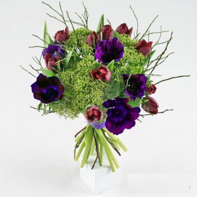 Send the bouquet of water bucket as a flower bud