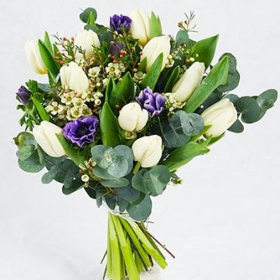 Send the bouquet of Winter Tulips as a flower bud