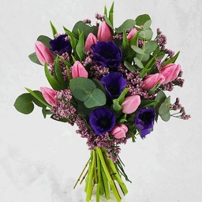 Send the bouquet of tulip anemone bouquet as a flower bud