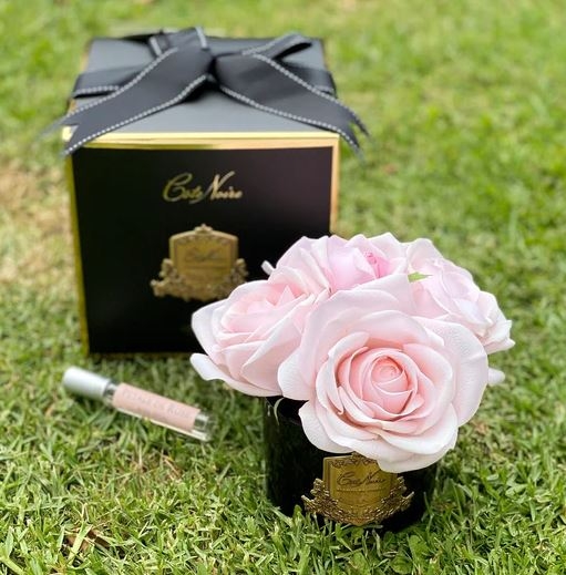 COTE NOIRE PERFUMED FIVE ROSE - FRENCH PINK IN BLACK GLASS