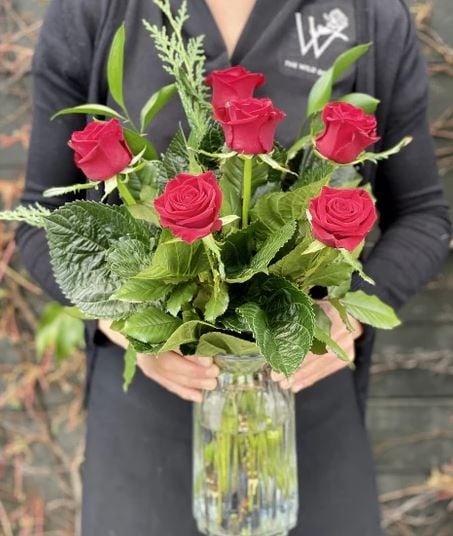 Classic Half Dozen Red Roses in Vase