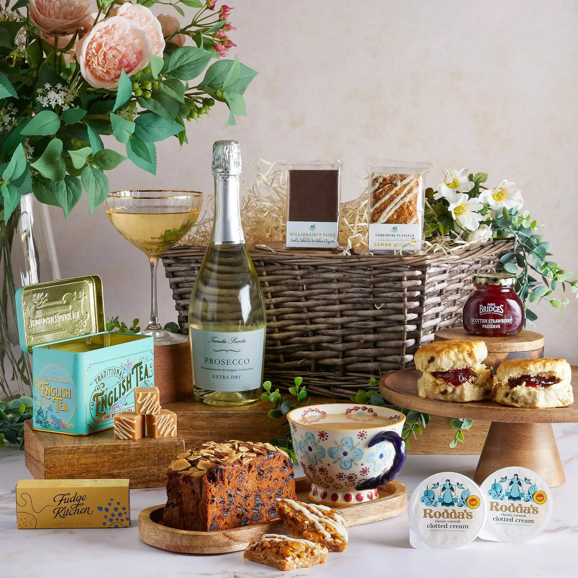 Luxury Afternoon Tea with Prosecco Hamper