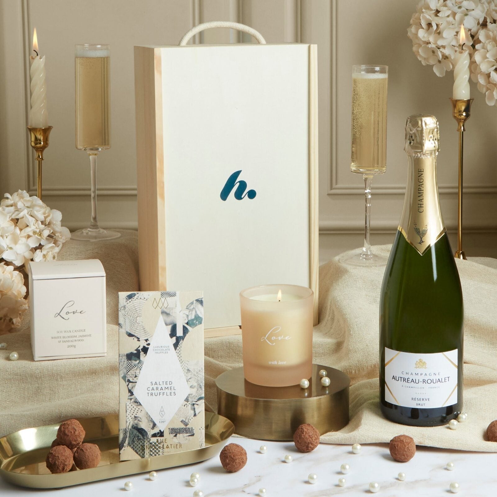 The Wedding Champagne & Treats Gift Box