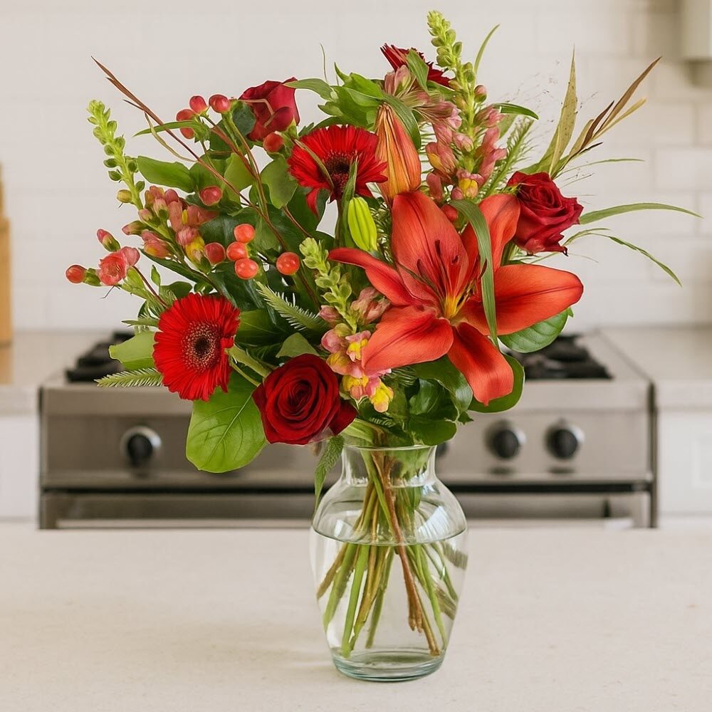 Bouquet "Mixed red flowers" (Small)