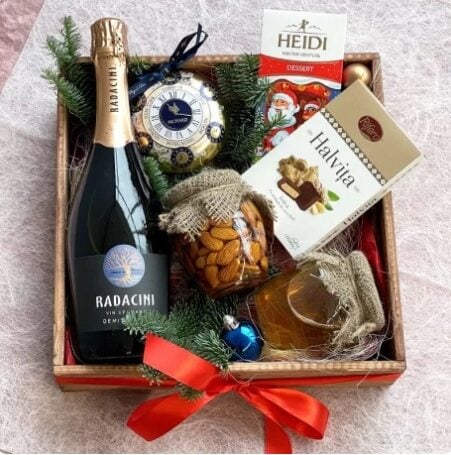 Gift Box "Chiming Clock"
