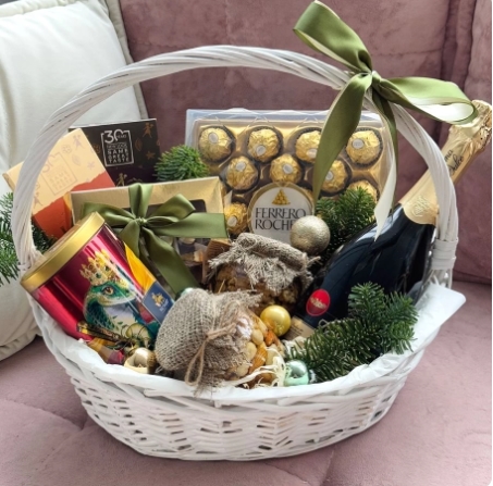 Gift Basket "Golden Snake"