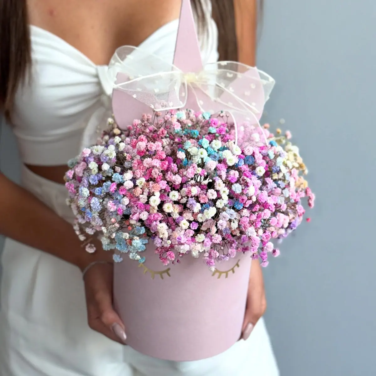Box with Gypsophila "Unicorn"