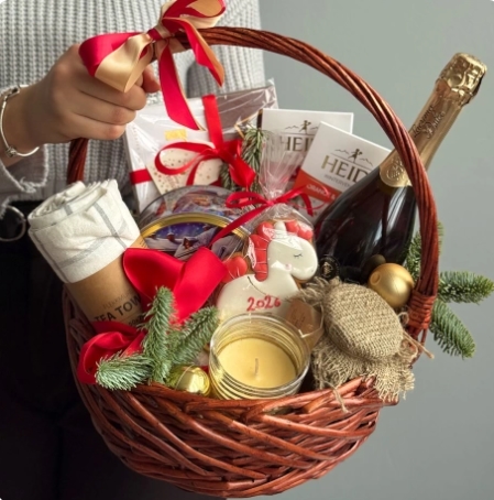 Gift Basket "Red Horse"