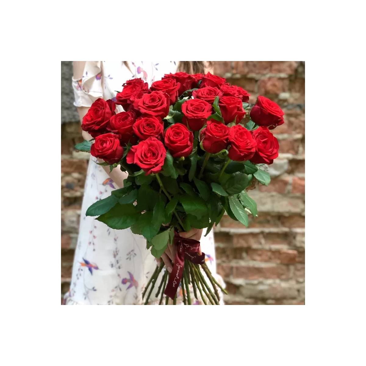 25 Red Roses 60-70 cm