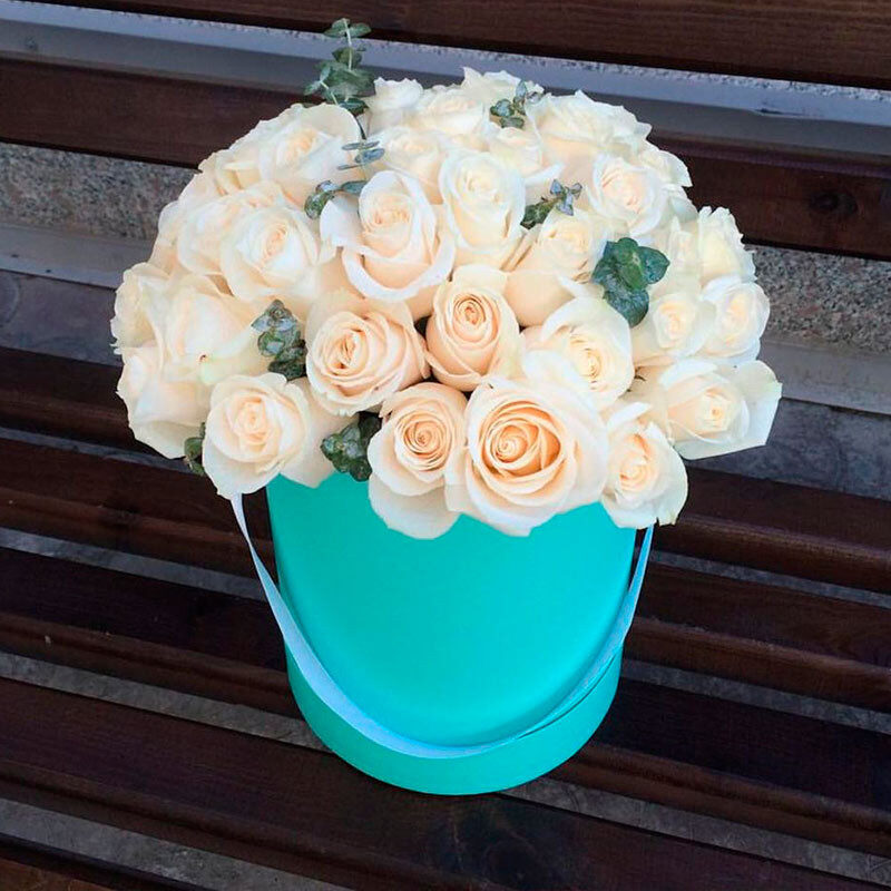 White Rose Box "Pearl Necklace"