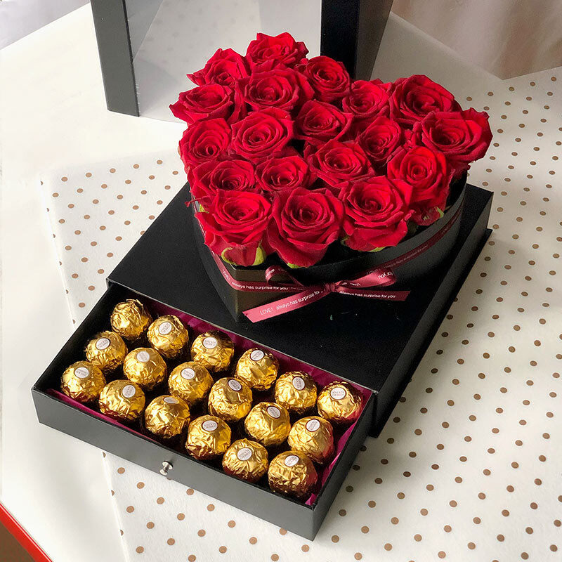 Heart Transformer with Red Roses