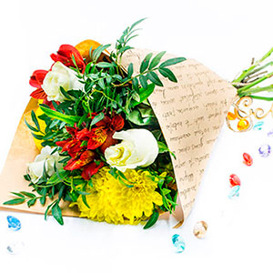 Bouquet of flowers with yellow chrysanthemum