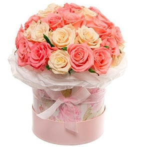 Roses in a Round Gift Box