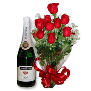 Martini Asti & Bouquet of Red Roses