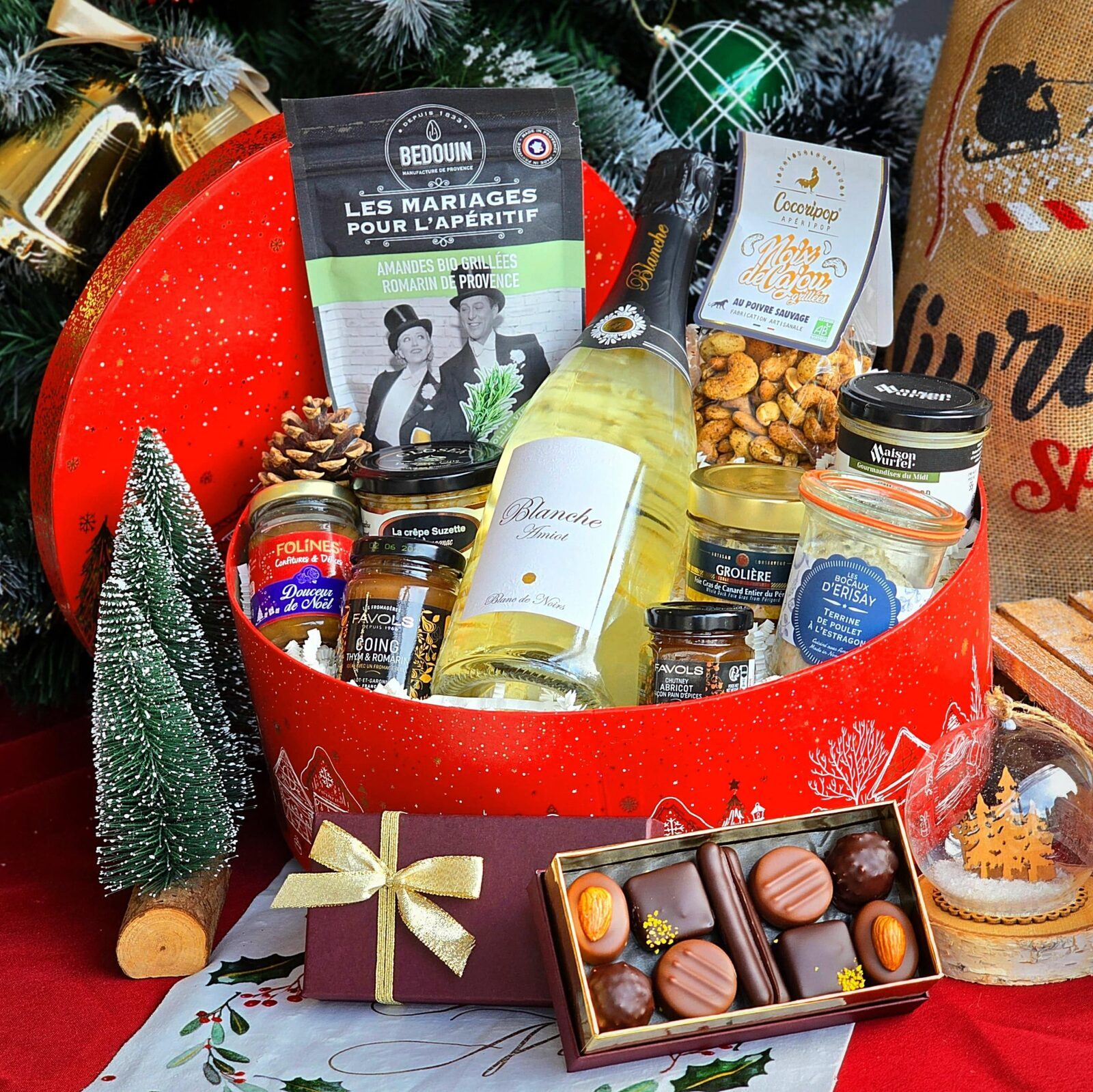 Gourmet Basket "Le Chapeau Rouge"