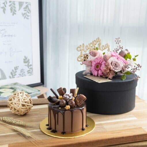 Mini Choc Etoile Cake + Preserved Flower