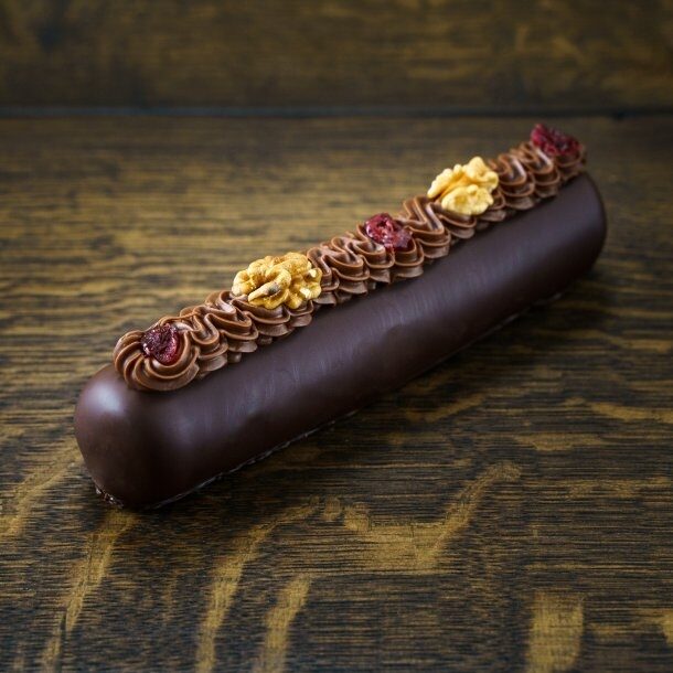 Large marzipan-nougat roulade