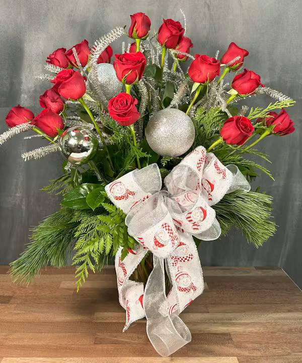 Mistletoe Magic (18 Roses)