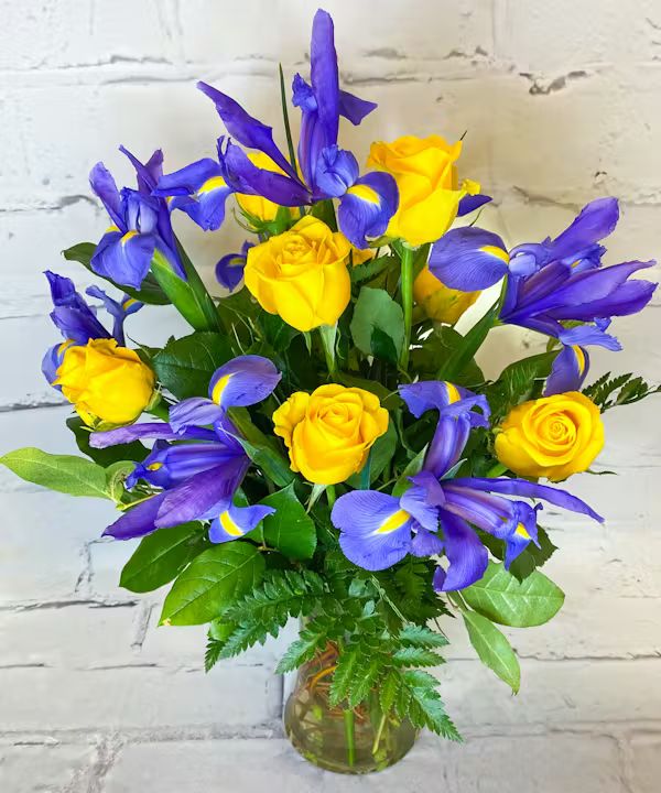 Iris Rose Bouquet (Standard)