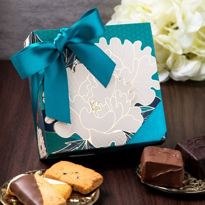 Floral Trifold Box