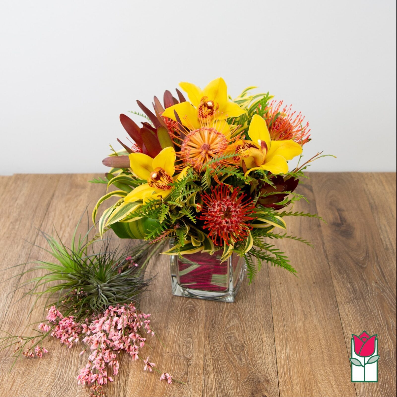 Beretania's Pearl Tropical Bouquet (Standard)