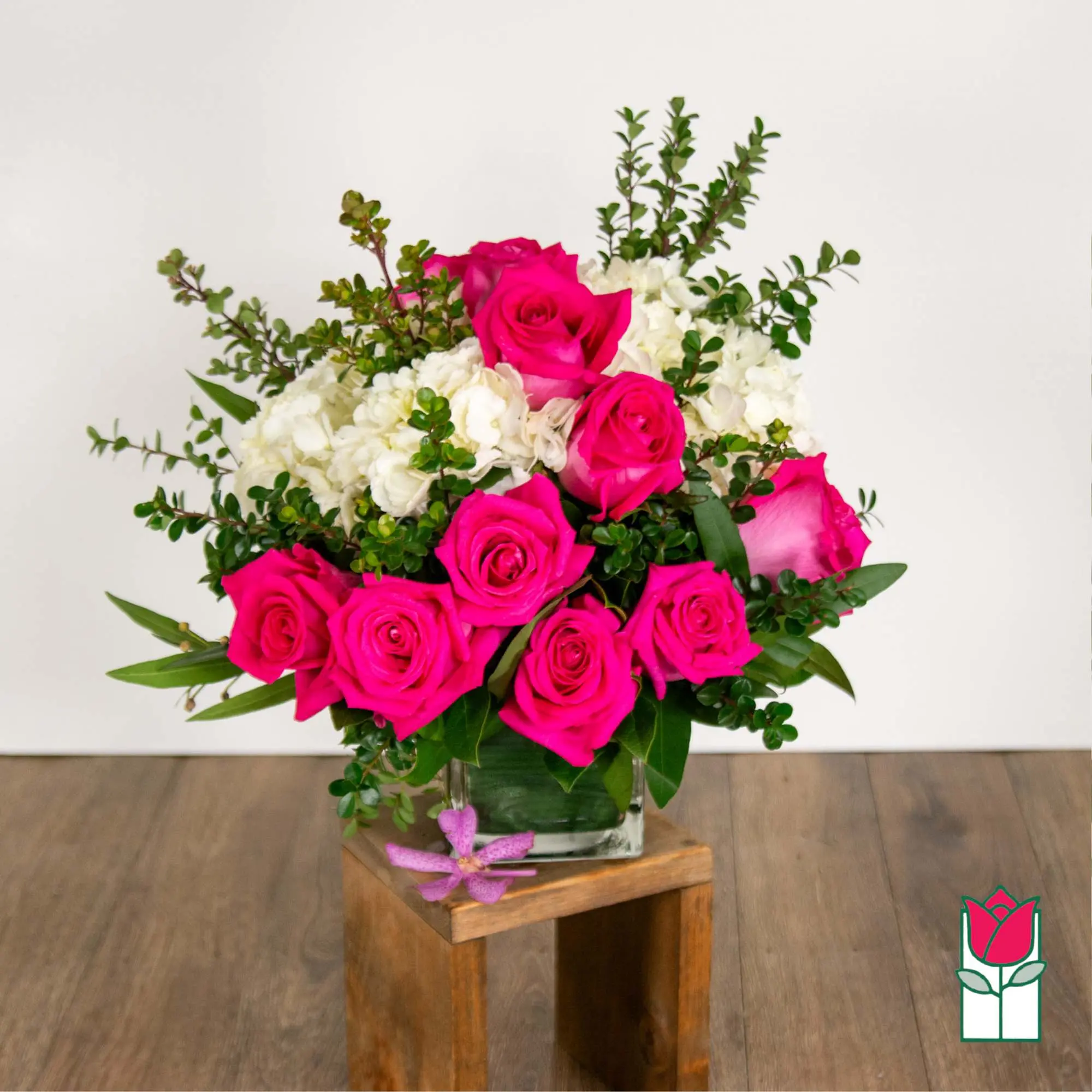 Beretania's Compact Bouquet (Hot Pink)